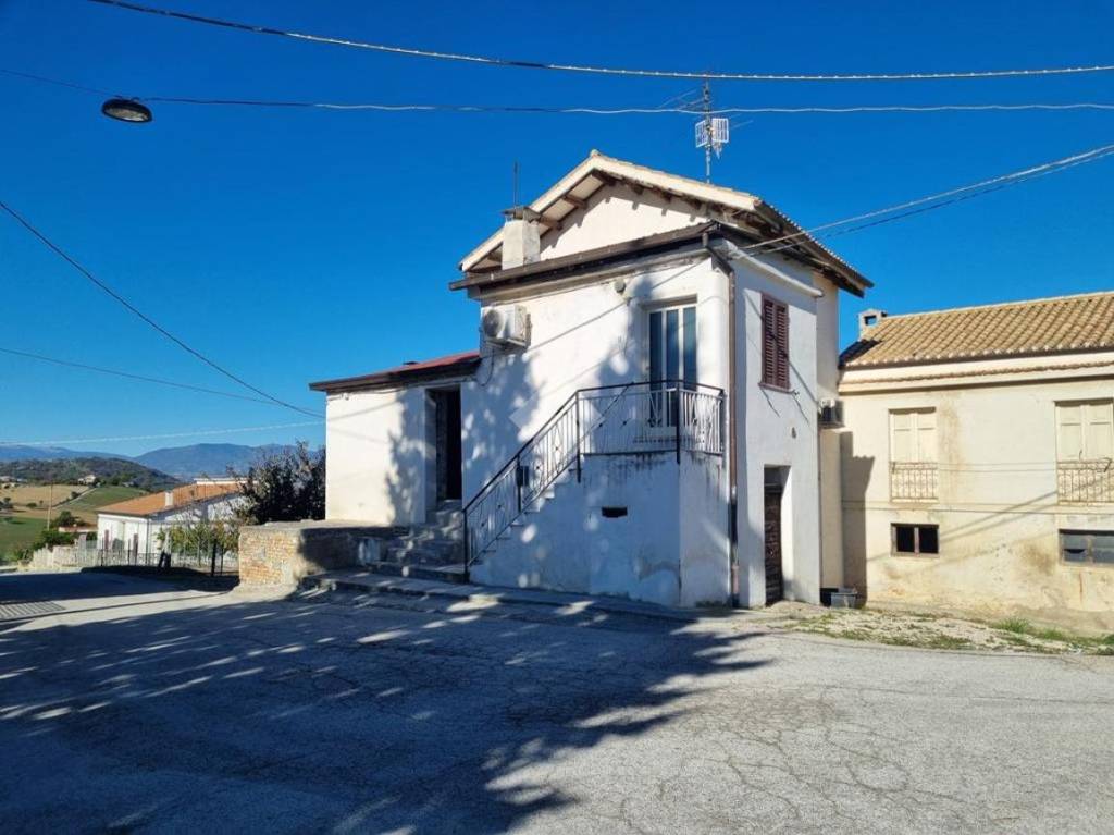 casa indipendente in vendita ad Atri