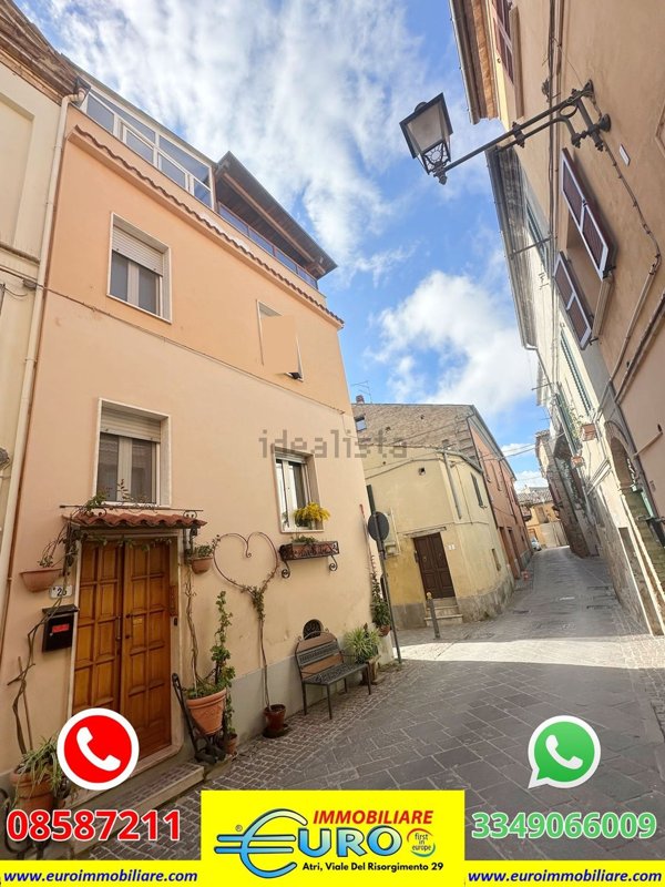 casa semindipendente in vendita ad Atri