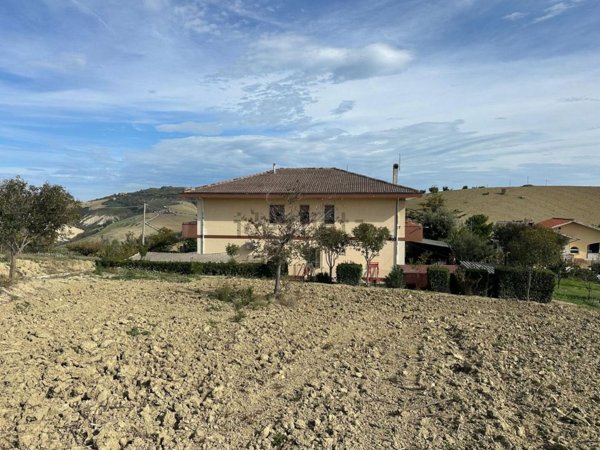 casa indipendente in vendita ad Atri