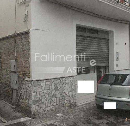 negozio in vendita ad Atri