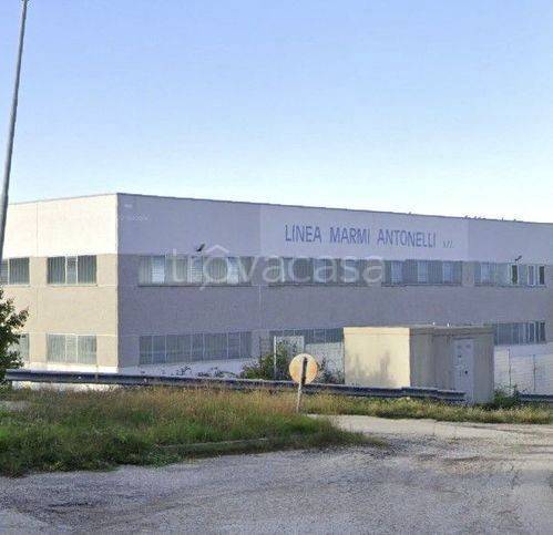 capannone in vendita ad Atri