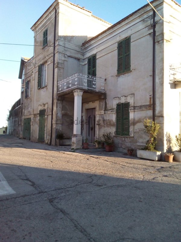 casa indipendente in vendita ad Atri in zona San Giacomo