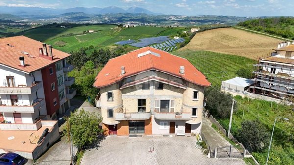 casa semindipendente in vendita ad Atri in zona Casoli