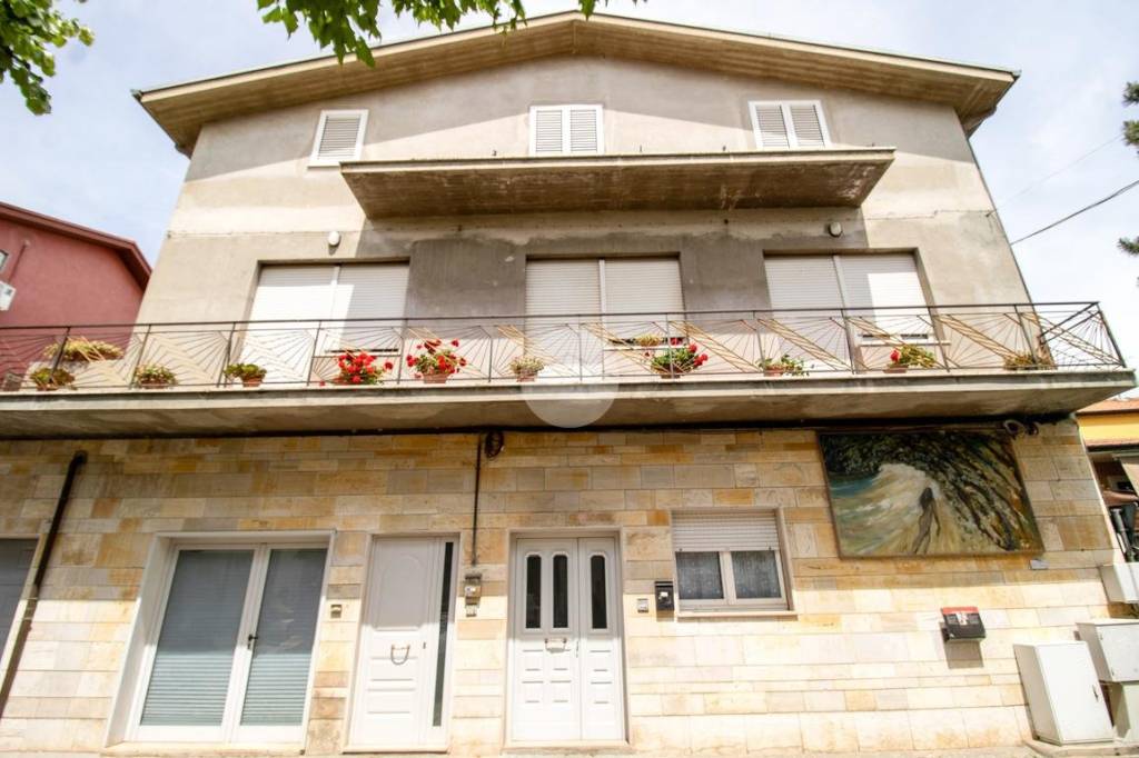 appartamento in vendita ad Atri in zona Casoli