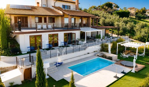 casa indipendente in vendita ad Atri