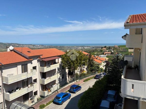 appartamento in vendita ad Atri in zona Casoli