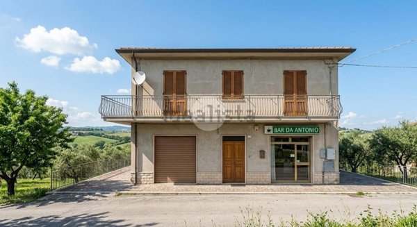casa indipendente in vendita ad Atri in zona Santa Margherita