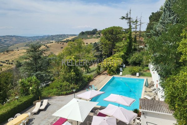 casa indipendente in vendita ad Atri in zona Treciminiere