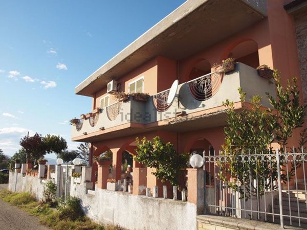 casa indipendente in vendita ad Atri in zona Santa Margherita