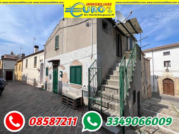 casa indipendente in vendita ad Atri