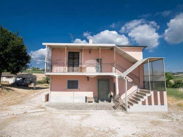 casa indipendente in vendita ad Atri