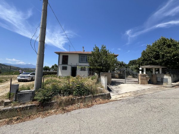 casa indipendente in vendita ad Atri