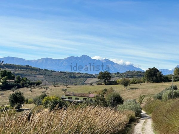 casa indipendente in vendita ad Atri
