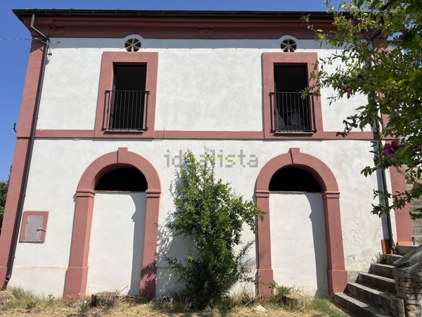 casa indipendente in vendita ad Atri in zona San Giacomo