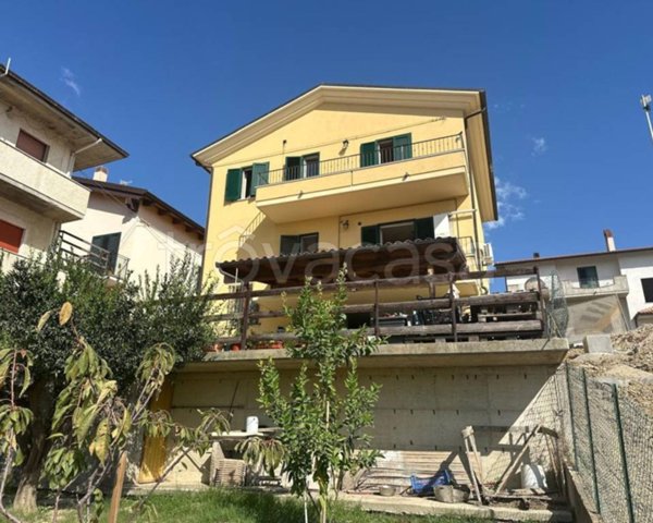 casa indipendente in vendita ad Atri in zona Casoli