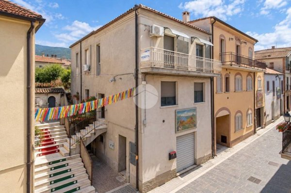 appartamento in vendita ad Atri in zona Casoli