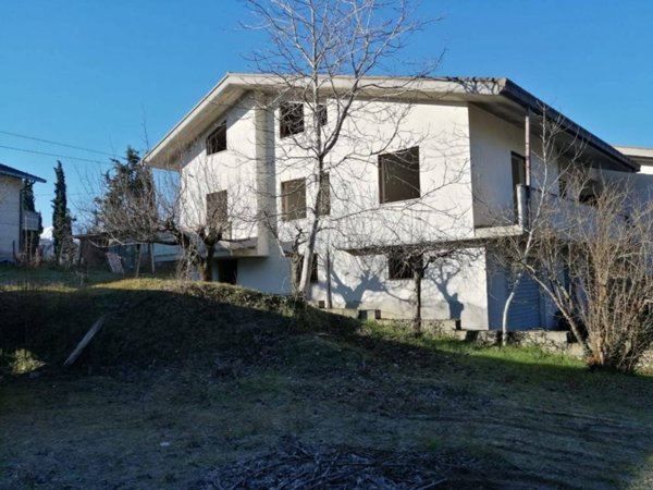 casa indipendente in vendita a Basciano in zona San Rustico