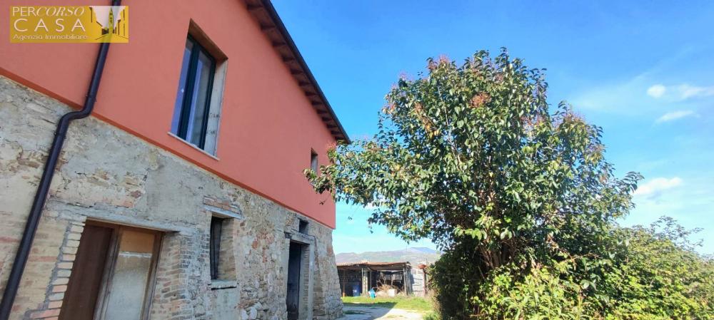 casa indipendente in vendita a Basciano