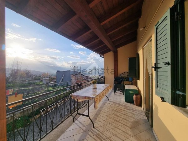 casa indipendente in vendita a Basciano