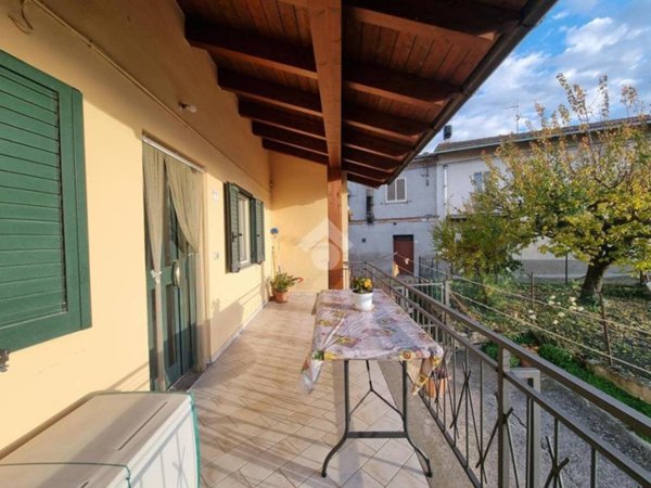 casa indipendente in vendita a Basciano