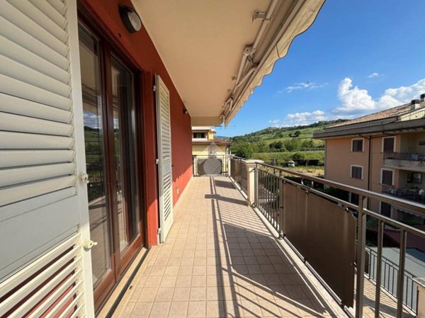 appartamento in vendita a Basciano in zona Zampitto
