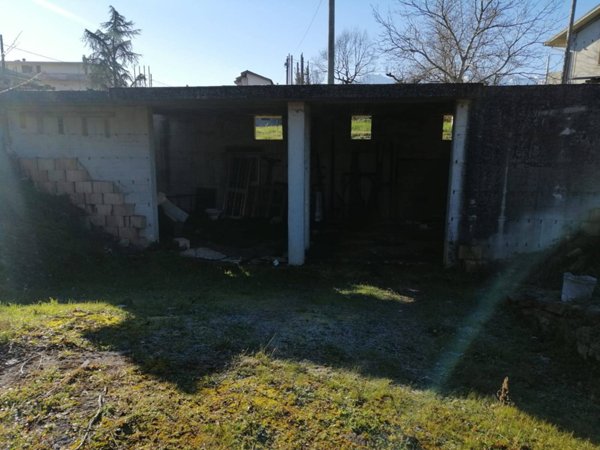 casale in vendita a Basciano in zona San Rustico