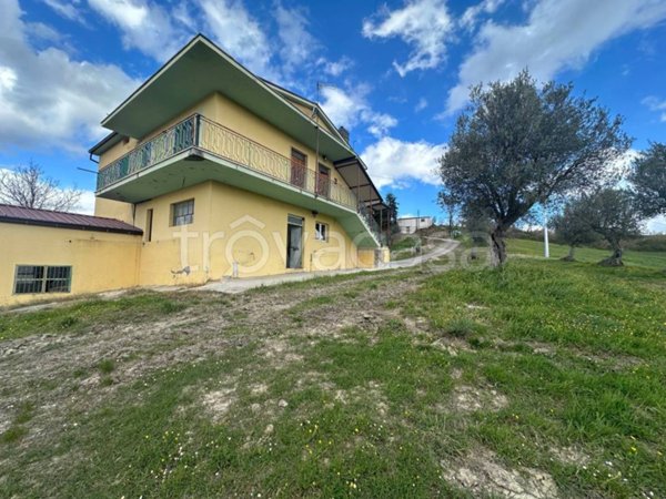 casa indipendente in vendita a Basciano in zona Santa Maria