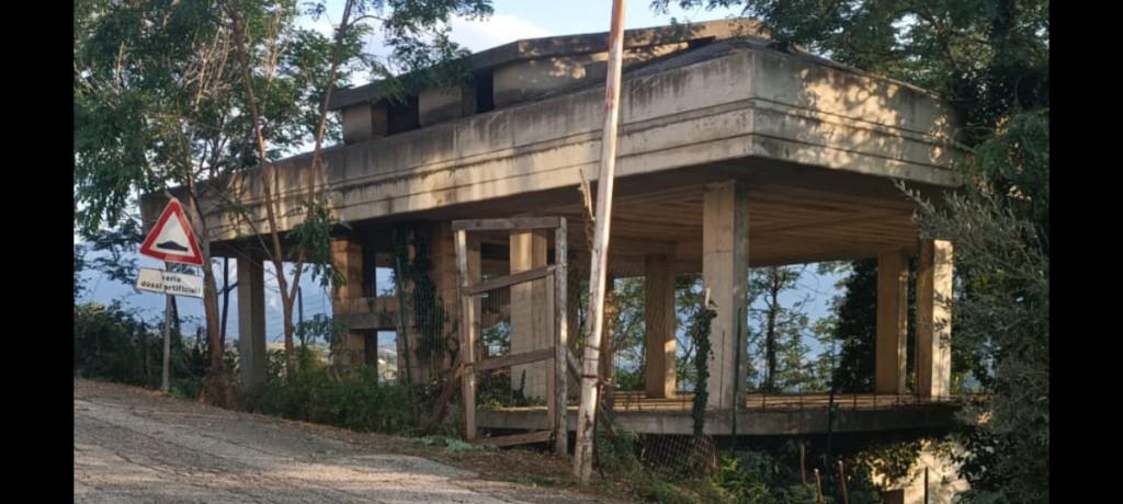 casa indipendente in vendita a Basciano in zona Tomolati