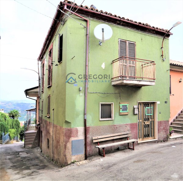 casa indipendente in vendita a Basciano in zona Sant'Agostino