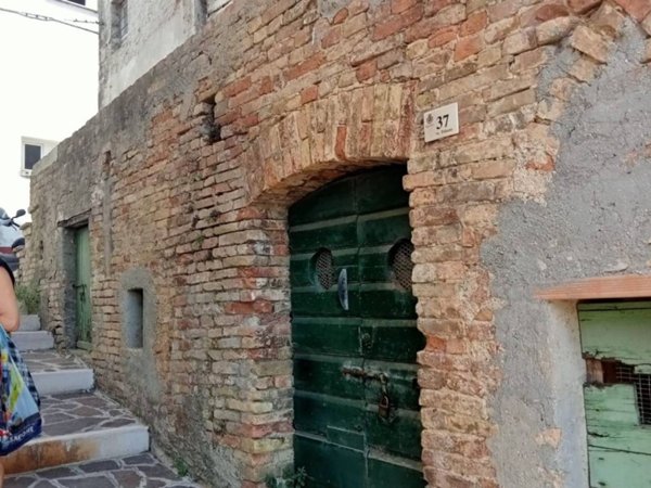 intera palazzina in vendita a Bellante
