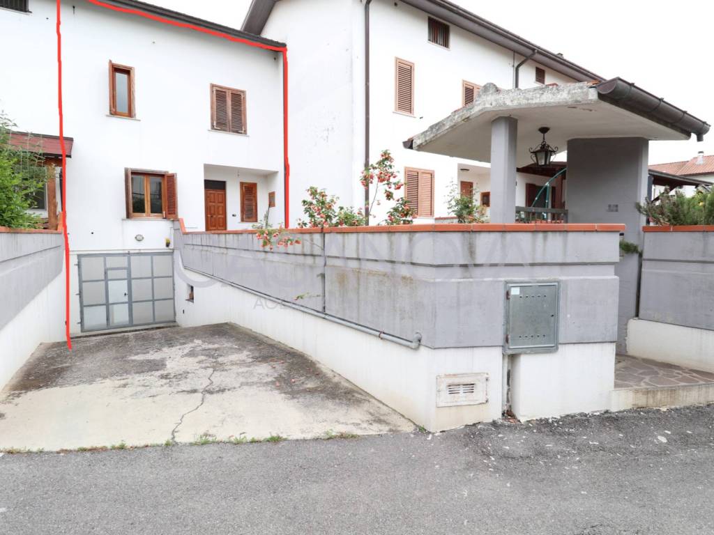 casa indipendente in vendita a Bellante in zona Bellante Stazione