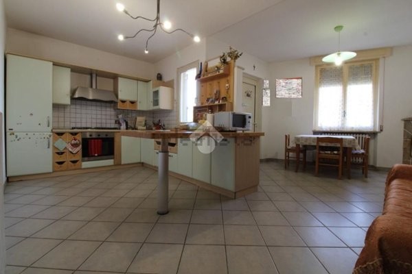appartamento in vendita a Bellante in zona Bellante Stazione