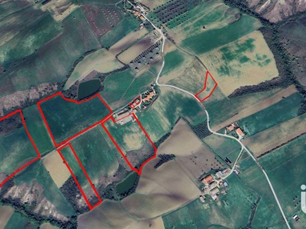 casa indipendente in vendita a Bellante