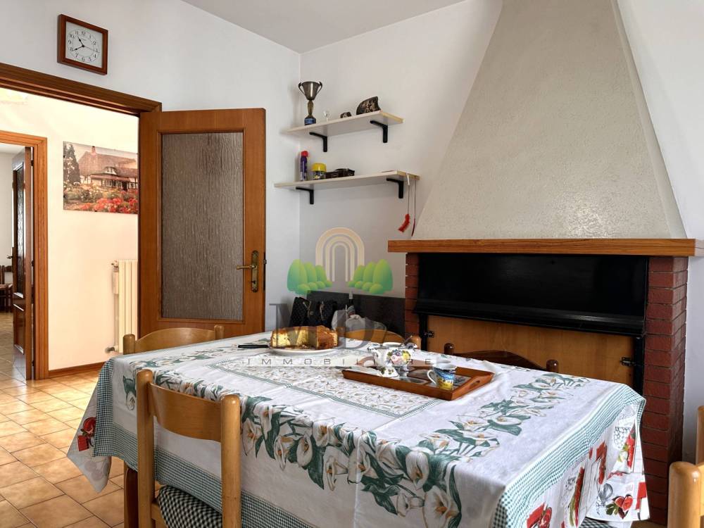 casa indipendente in vendita a Bellante in zona Sant'Arcangelo
