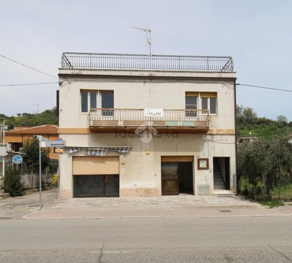 appartamento in vendita a Bellante in zona Bellante Stazione