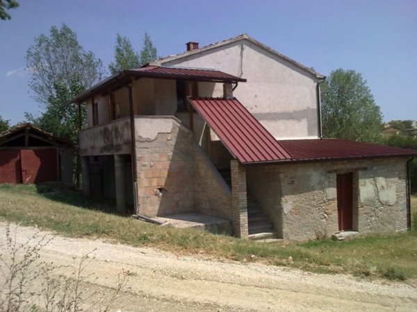 rudere in vendita a Bellante in zona Penna alta
