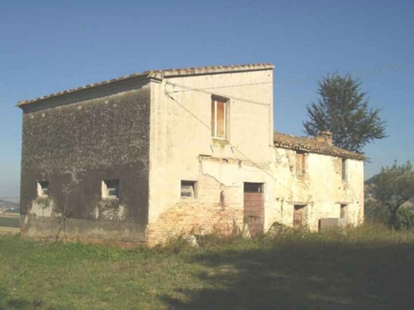 casale in vendita a Bellante in zona Penna alta