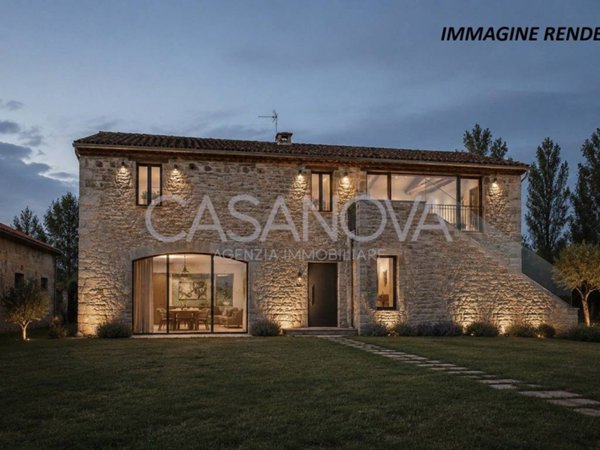 casa indipendente in vendita a Bellante