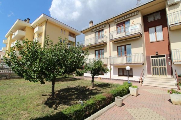 casa indipendente in vendita a Bellante in zona Bellante Stazione