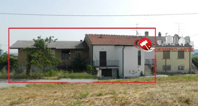 casale in vendita a Bellante