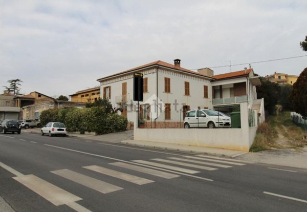 appartamento in vendita a Bellante in zona Bellante Stazione