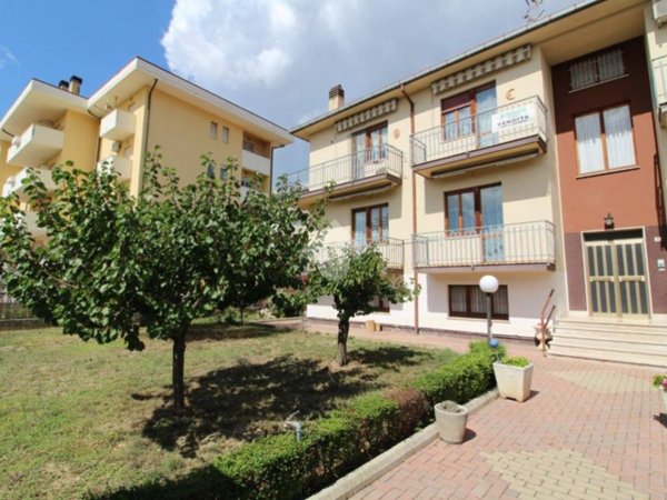 casa indipendente in vendita a Bellante in zona Bellante Stazione