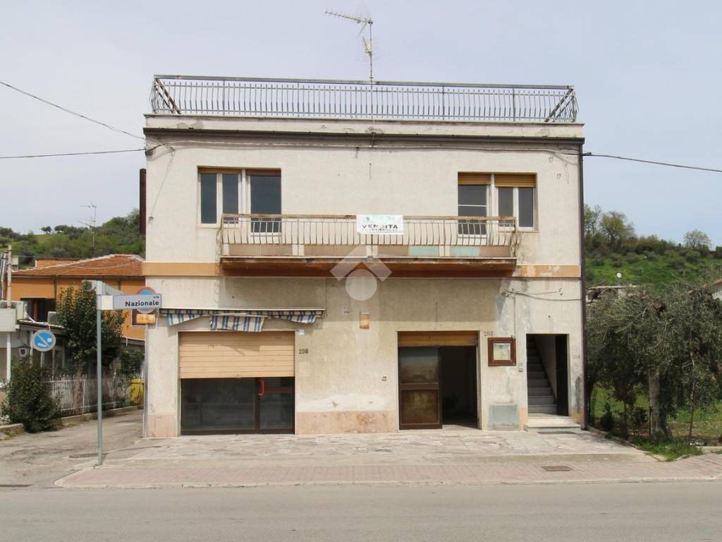 appartamento in vendita a Bellante in zona Bellante Stazione