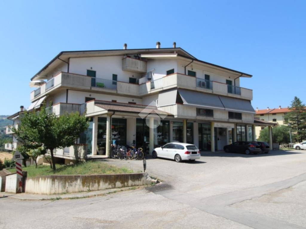 appartamento in vendita a Bellante in zona Bellante Stazione