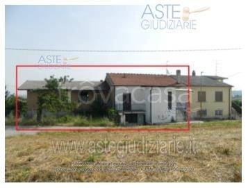 casa indipendente in vendita a Bellante