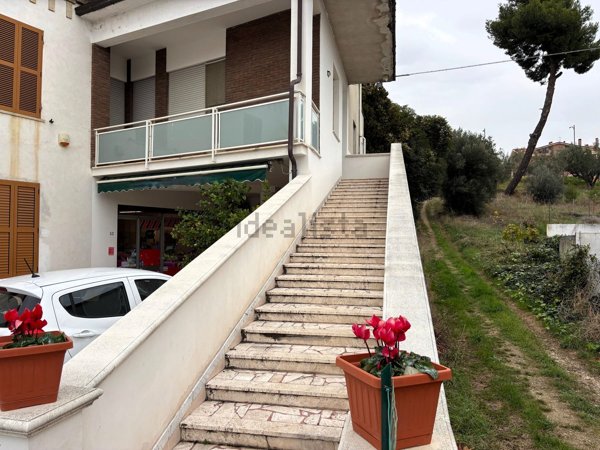 appartamento in vendita a Bellante in zona Bellante Stazione