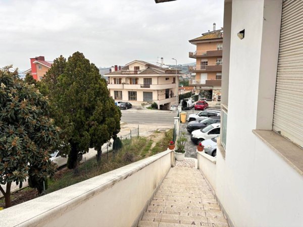 appartamento in vendita a Bellante in zona Bellante Stazione