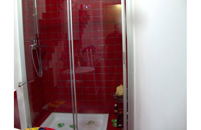 casa indipendente in vendita a Bellante