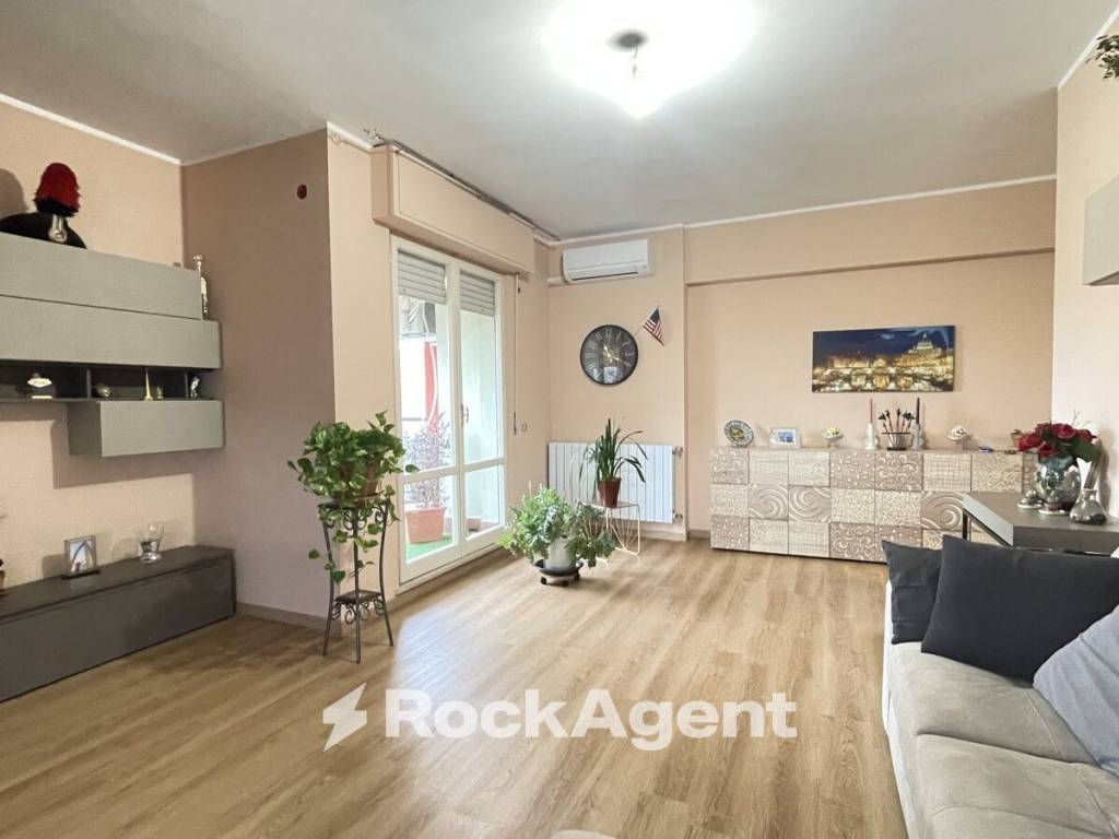 appartamento in vendita a Bellante in zona Ripattoni