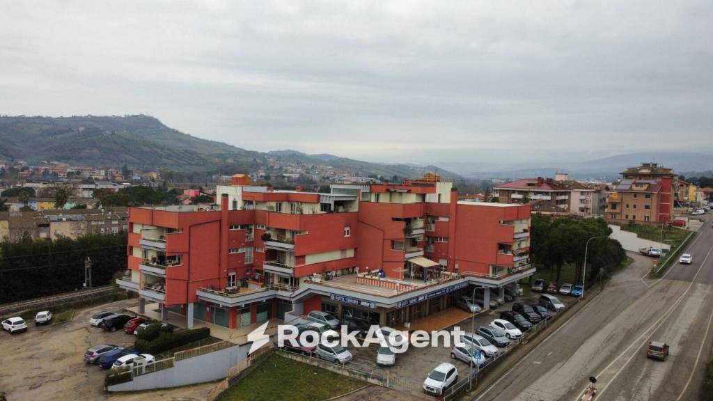 appartamento in vendita a Bellante in zona Ripattoni